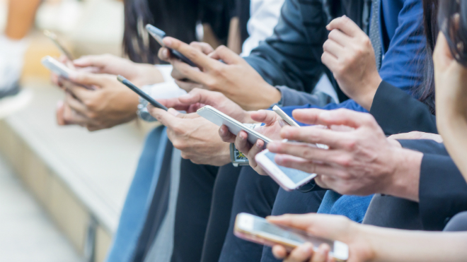 Im Zeitalter der Smartphones, Tablets und Co. ist eine dauerhafte Bestrahlung durch Sendemasten gegeben Im Zeitalter der Smartphones, Tablets und Co. ist eine dauerhafte Bestrahlung durch Sendemasten gegeben